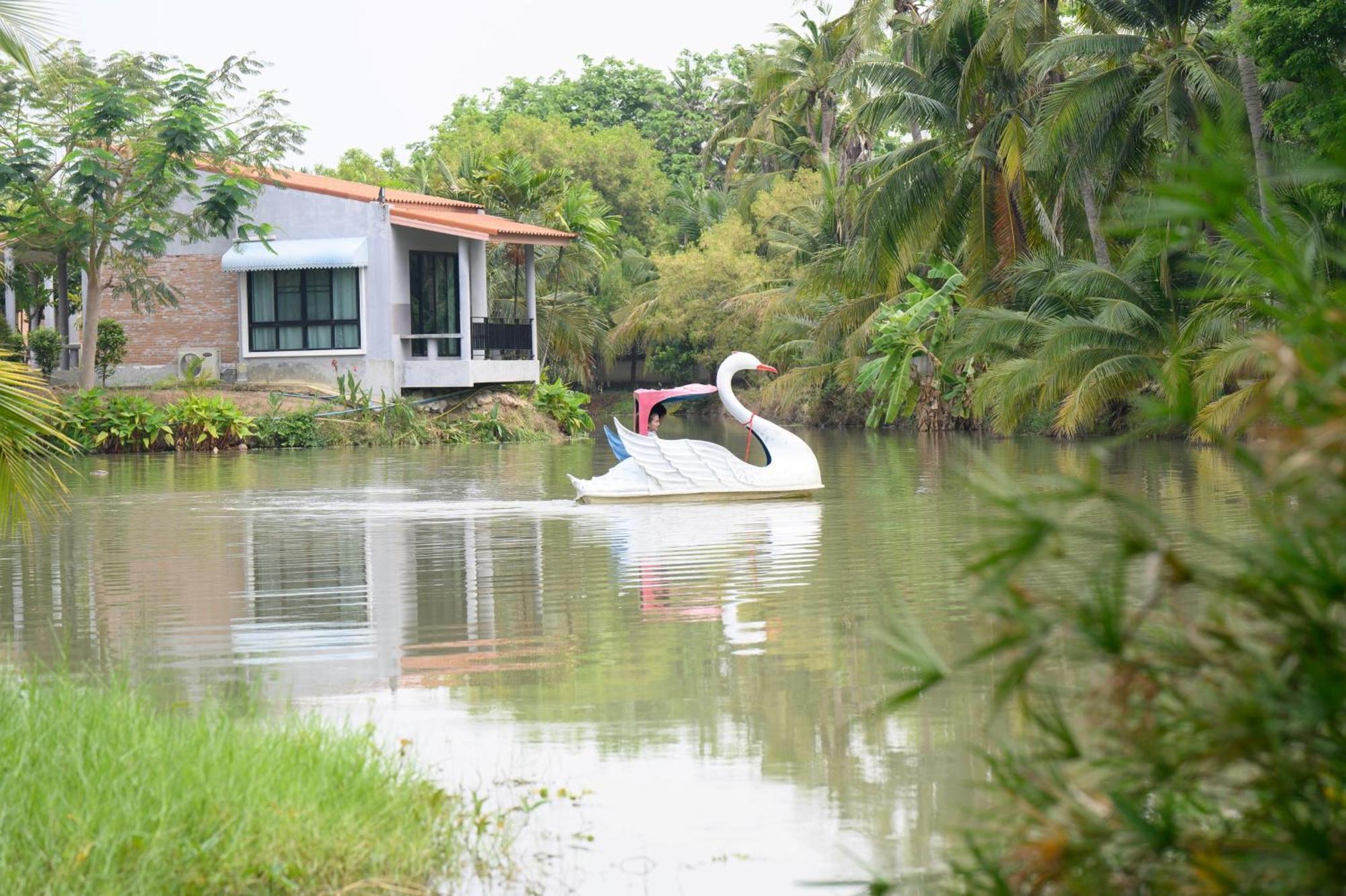 Busaya Resort & Cuisine Nakhon Pathom Exterior foto